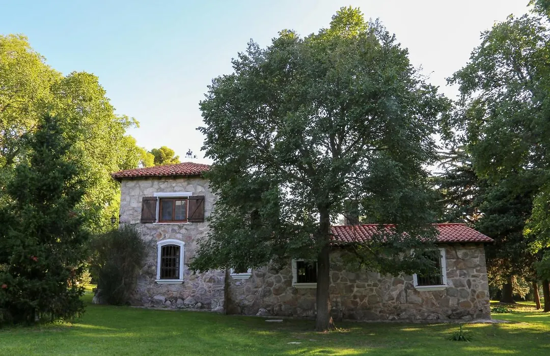 La Baguala, Refugio Serrano-1